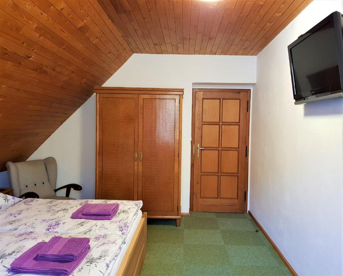 Chalupa pod strání Teleci Esterno foto